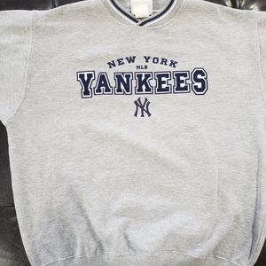 New York Yankees sweatshirt
